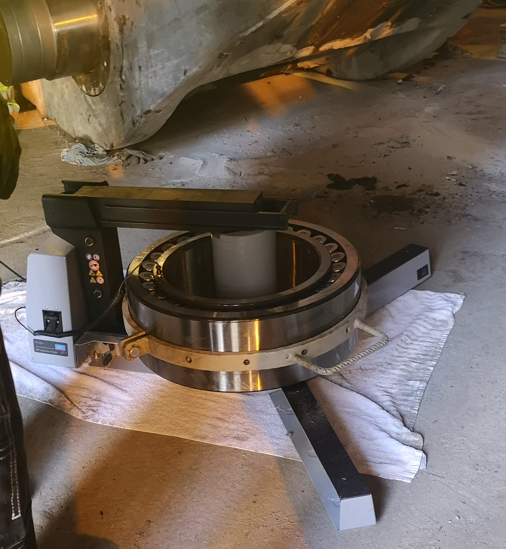 SKF TIH - 4